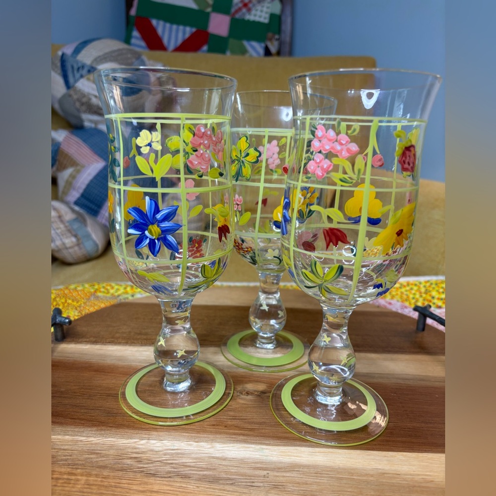 Three hand painted wine glasses - Picture 2 of 4